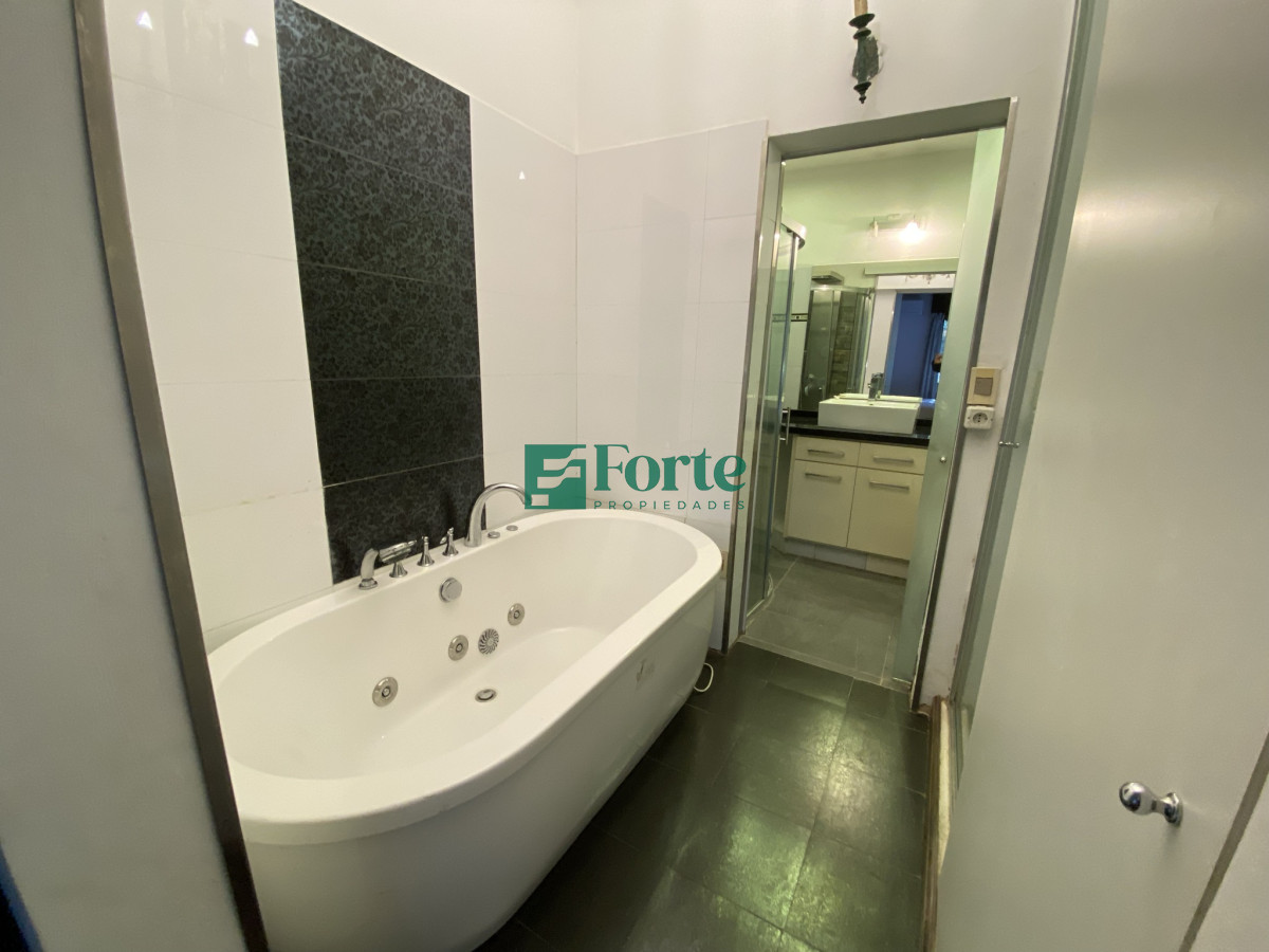 Apartamento ID.15 - Puerto del Buceo, 3 cuartos, 2 suites, servicio, jardin, vista veleros.