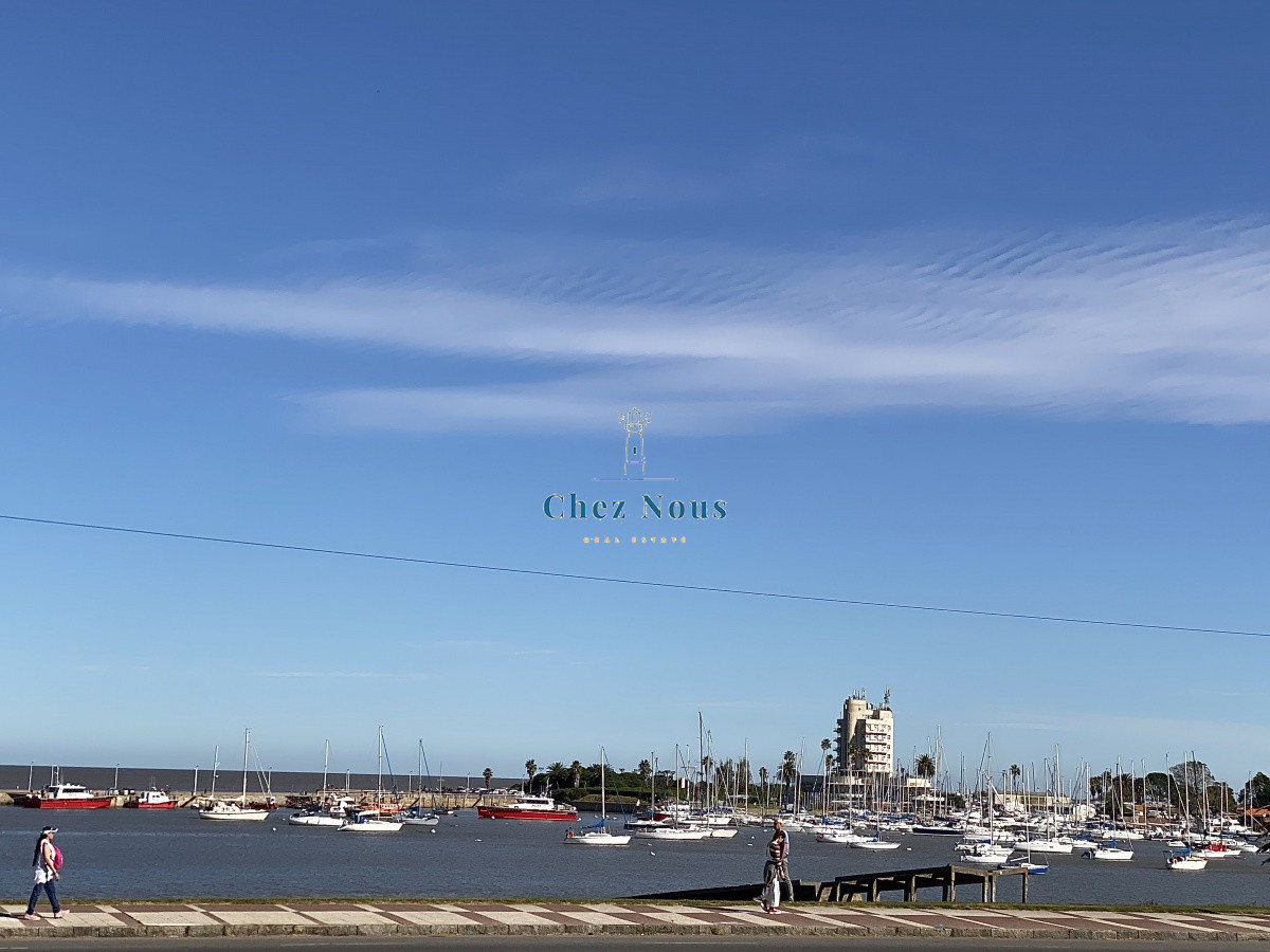 Apartamento ID.753 - Puerto del Buceo, 3 cuartos, 2 suites, servicio, jardin, vista veleros.