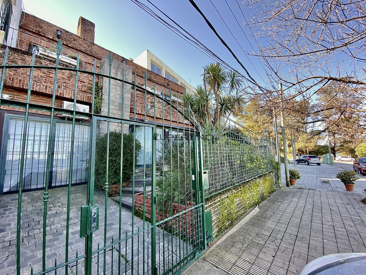 Puerto del Buceo, 3 cuartos, 2 suites, servicio, jardin, vista veleros. — photo 64