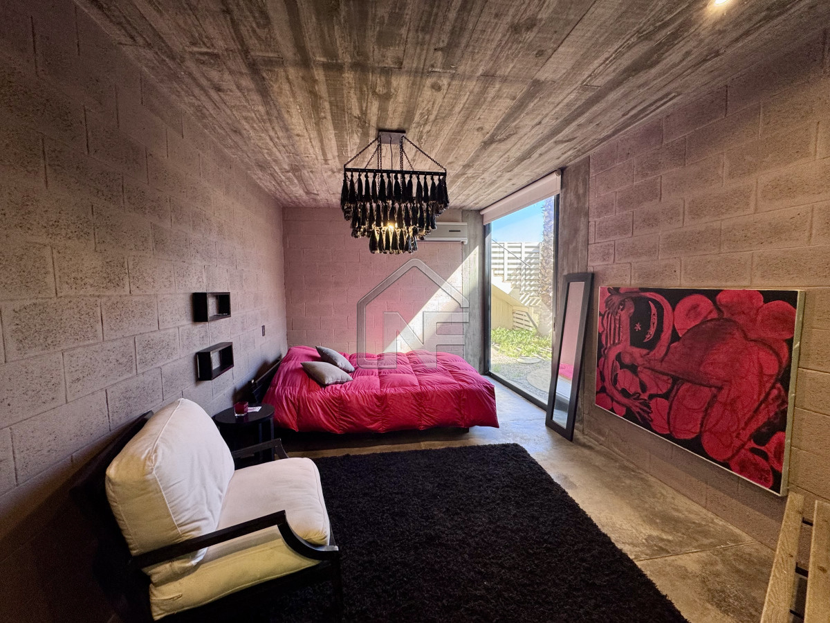 Casa ID.223 - Casa venta 3 dormitorios y servicio, pileta, La Barra, Uruguay