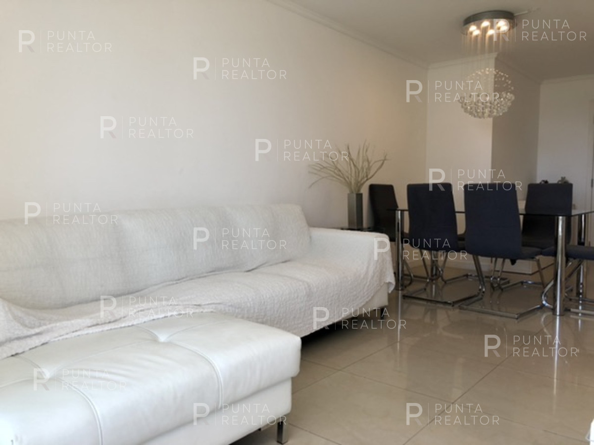 Apartamento ID.883 - Apartamento en alquiler de tres dormitorios, playa mansa, Punta del Este, Uruguay