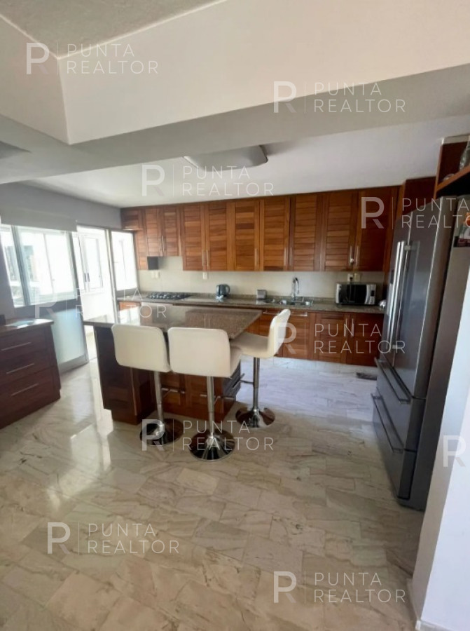 Apartamento ID.2029 - Departamento en venta de 3 dormitorios, Punta del Este , Uruguay