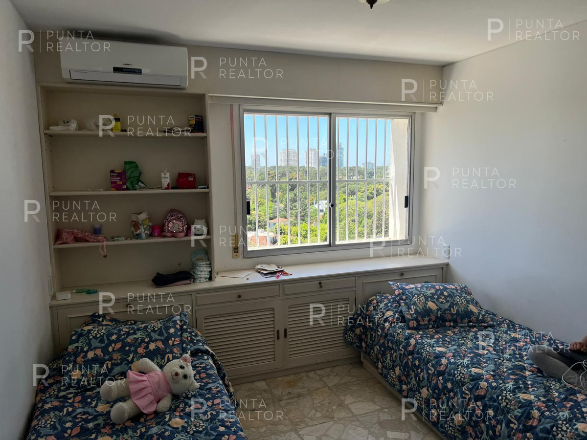 Apartamento ID.1873 - Apartamento 3 dormitorios en alquiler con espectacular vista al mar, Playa Mansa, Punta del Este, Uruguay