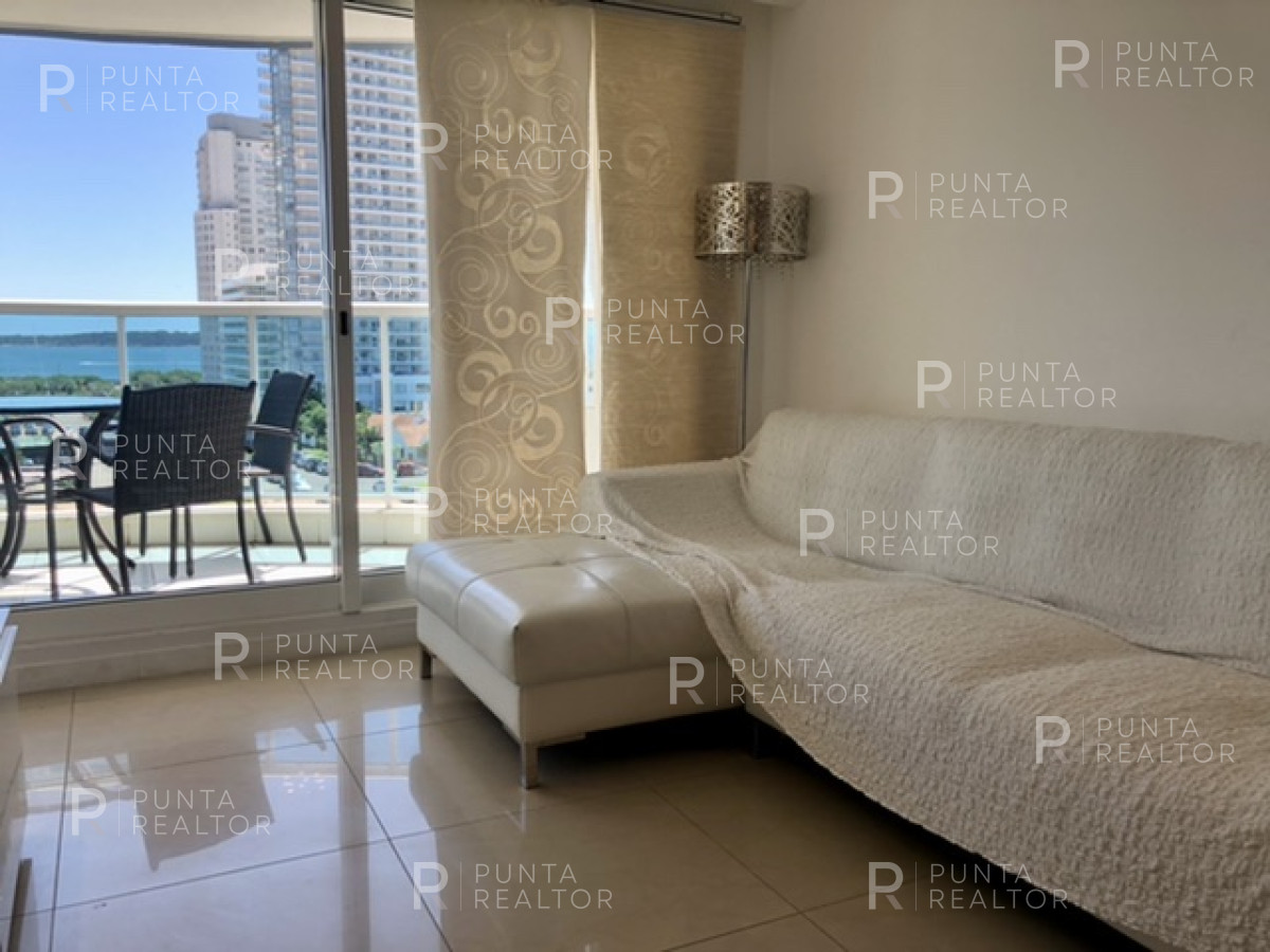 Apartamento ID.883 - Apartamento en alquiler de tres dormitorios, playa mansa, Punta del Este, Uruguay