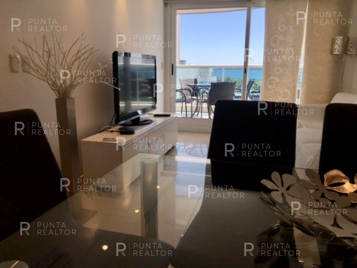 Apartamento ID.883 - Apartamento en alquiler de tres dormitorios, playa mansa, Punta del Este, Uruguay