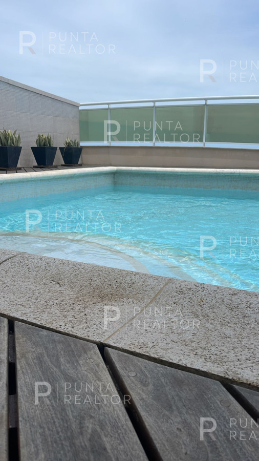Apartamento ID.935 - Excelente penthouse en venta en Playa Mansa, Punta del Este, Uruguay