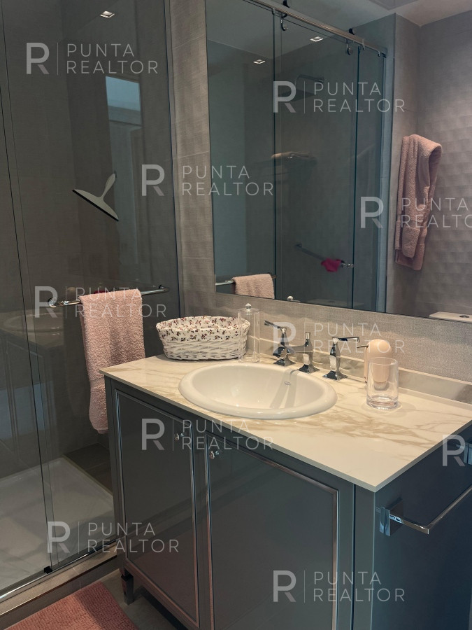 Apartamento ID.1879 - Apartamento en Fendi en alquiler Playa Mansa, Punta del Este, Uruguay