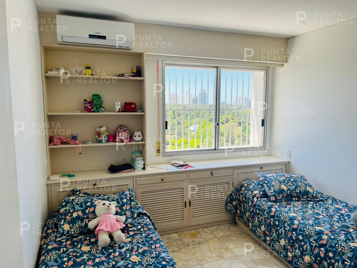 Apartamento ID.1873 - Apartamento 3 dormitorios en alquiler con espectacular vista al mar, Playa Mansa, Punta del Este, Uruguay