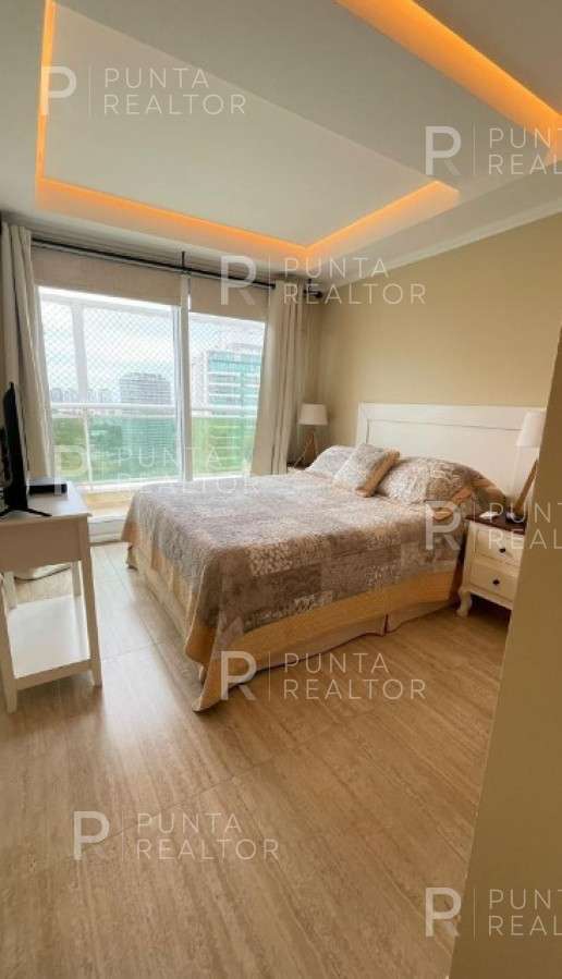 Apartamento ID.935 - Excelente penthouse en venta en Playa Mansa, Punta del Este, Uruguay