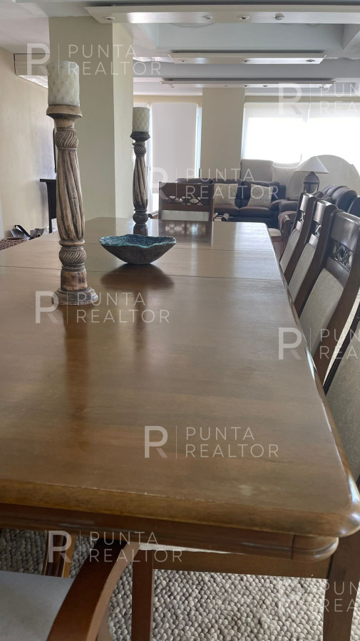 Apartamento ID.935 - Excelente penthouse en venta en Playa Mansa, Punta del Este, Uruguay