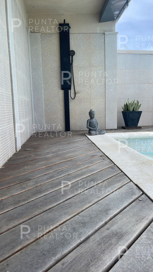 Apartamento ID.935 - Excelente penthouse en venta en Playa Mansa, Punta del Este, Uruguay