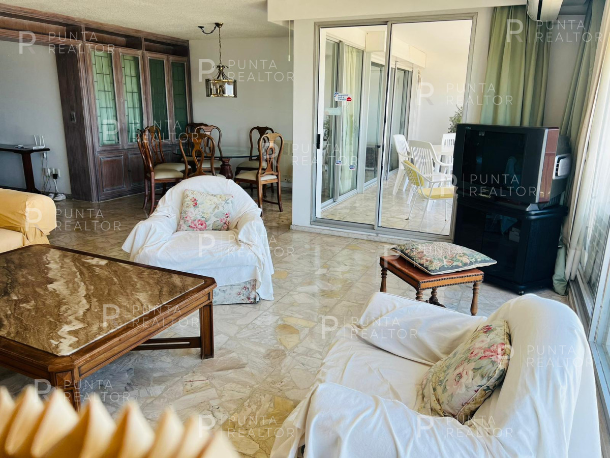Apartamento ID.1873 - Apartamento 3 dormitorios en alquiler con espectacular vista al mar, Playa Mansa, Punta del Este, Uruguay