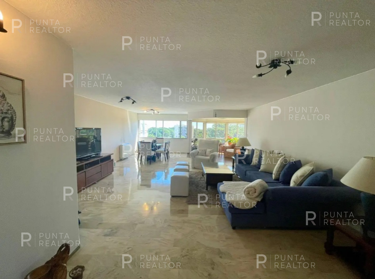 Apartamento ID.2029 - Departamento en venta de 3 dormitorios, Punta del Este , Uruguay