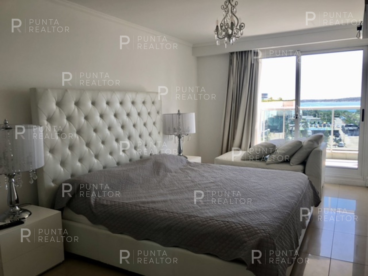 Apartamento ID.883 - Apartamento en alquiler de tres dormitorios, playa mansa, Punta del Este, Uruguay