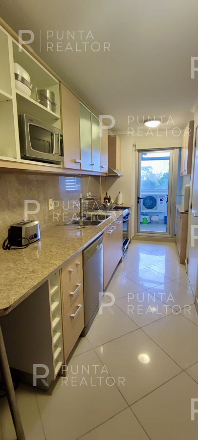 Apartamento ID.378 - Departamento 4 dormitorios alquiler, Ocean Drive , Punta del Este, Uruguay