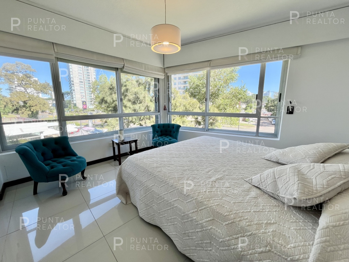 Apartamento ID.2048 - Departamento venta 4 dormitorios, Punta del Este, Uruguay