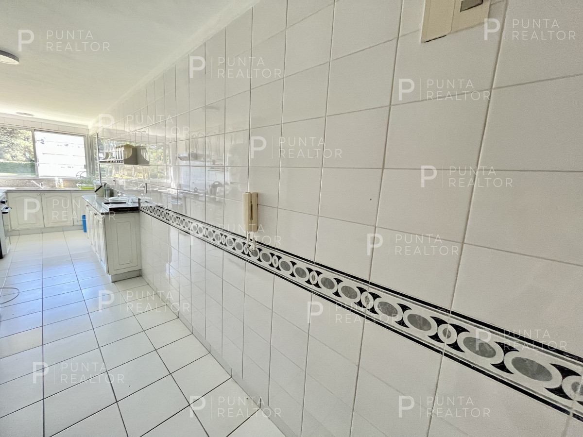 Apartamento ID.1762 - Apartamento alquiler 5 dormitorios Rincón del Indio, Punta del Este, Uruguay