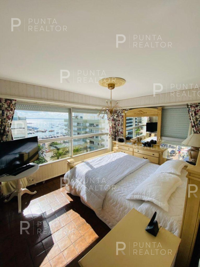 Apartamento ID.1387 - Venta de apartamento 3 Dormitorios, Playa Brava, Punta del Este