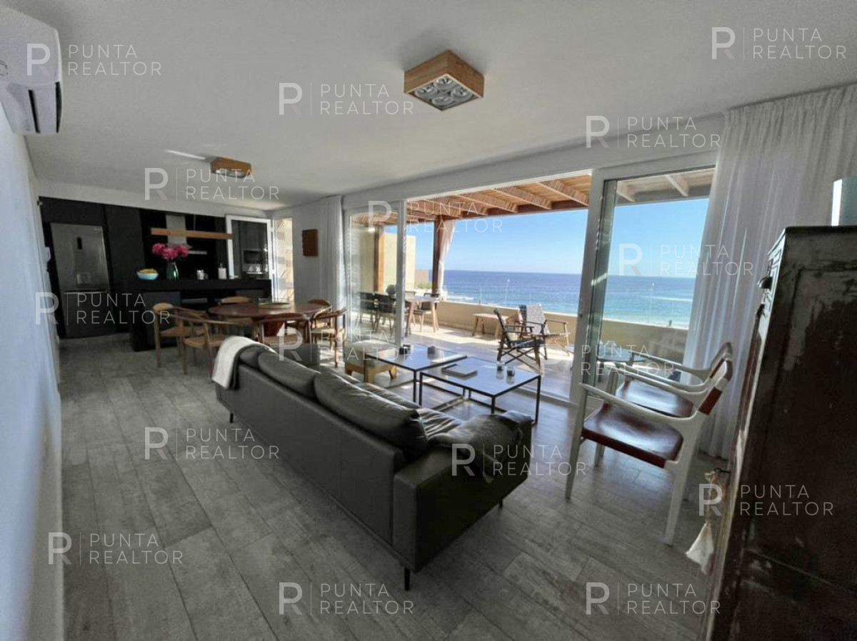 Apartamento ID.1646 - Magnífico penthouse duplex sobre La Posta del Cangrejo, La Barra, Uruguay