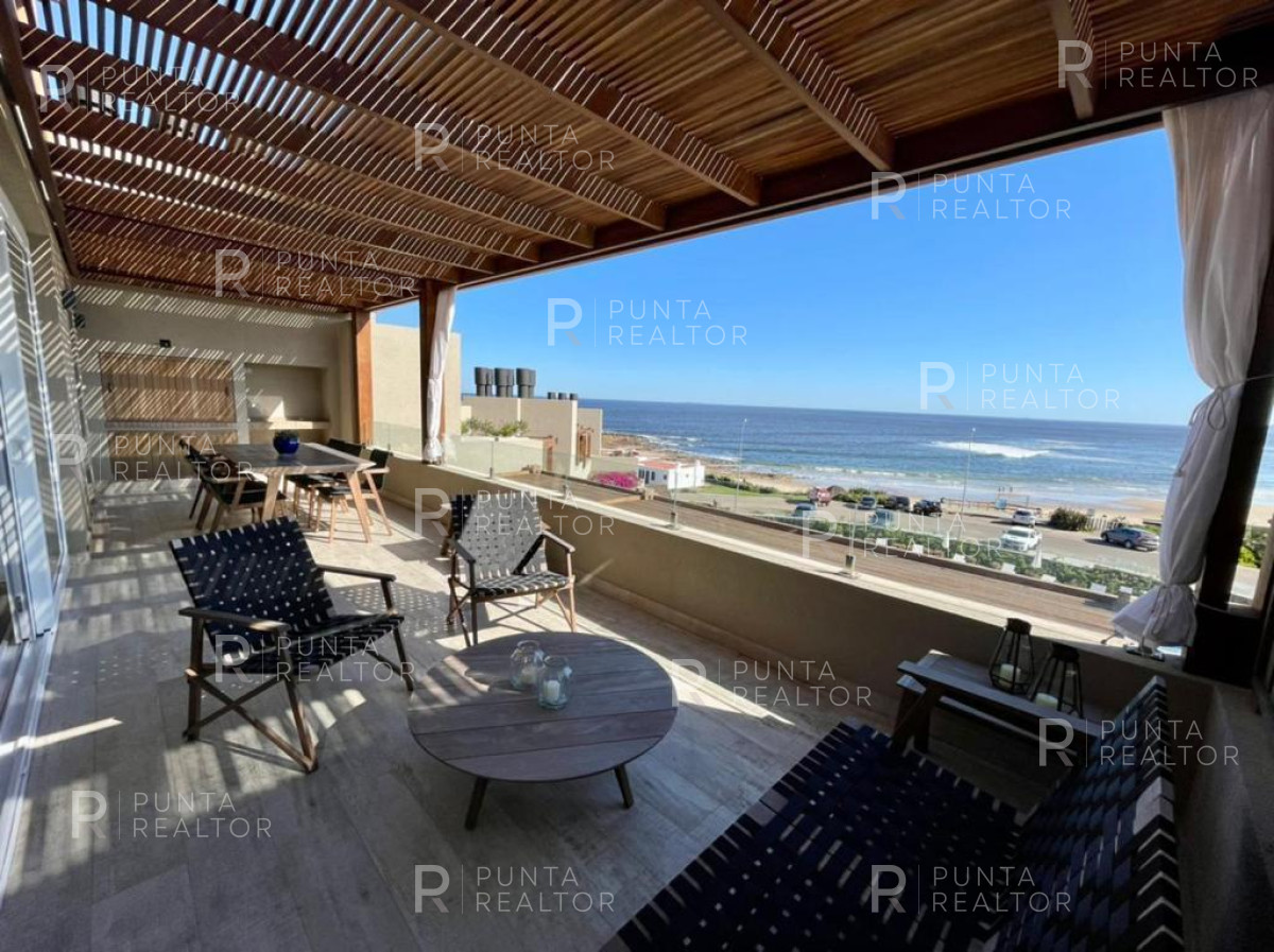 Apartamento ID.1646 - Magnífico penthouse duplex sobre La Posta del Cangrejo, La Barra, Uruguay