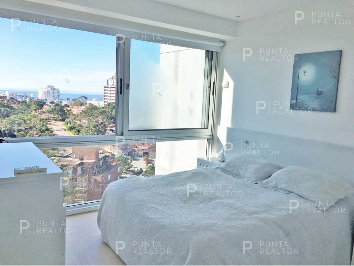 Apartamento ID.606 - Penthouse en venta en Playa Mansa, Punta del Este, Uruguay