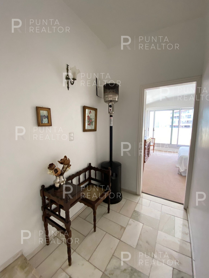 Apartamento ID.933 - Apartamento en alquiler en la Península de Punta del Este, Uruguay