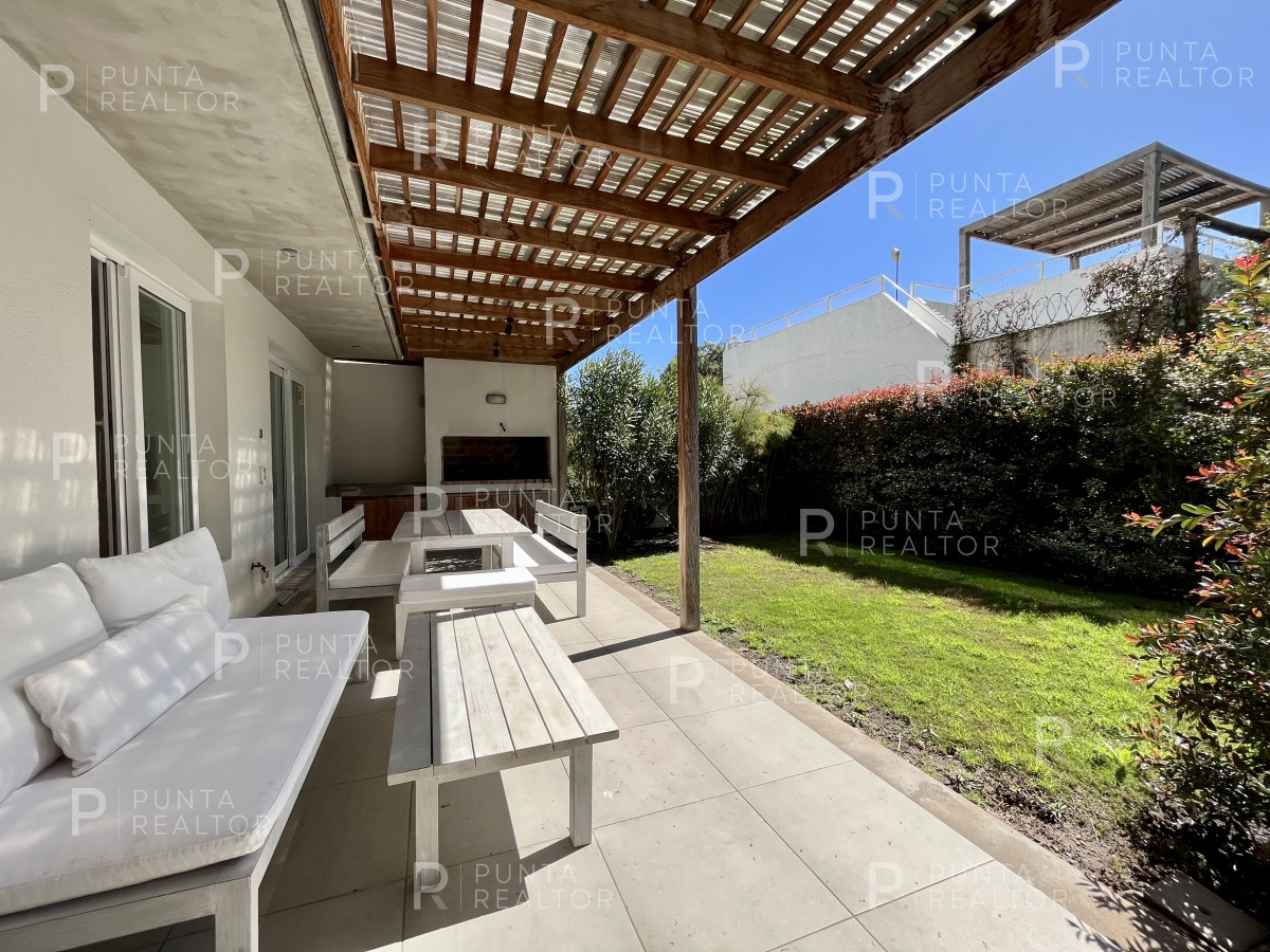 Apartamento ID.1751 - Apartamento alquiler 2 dormitorios, La Barra, Uruguay