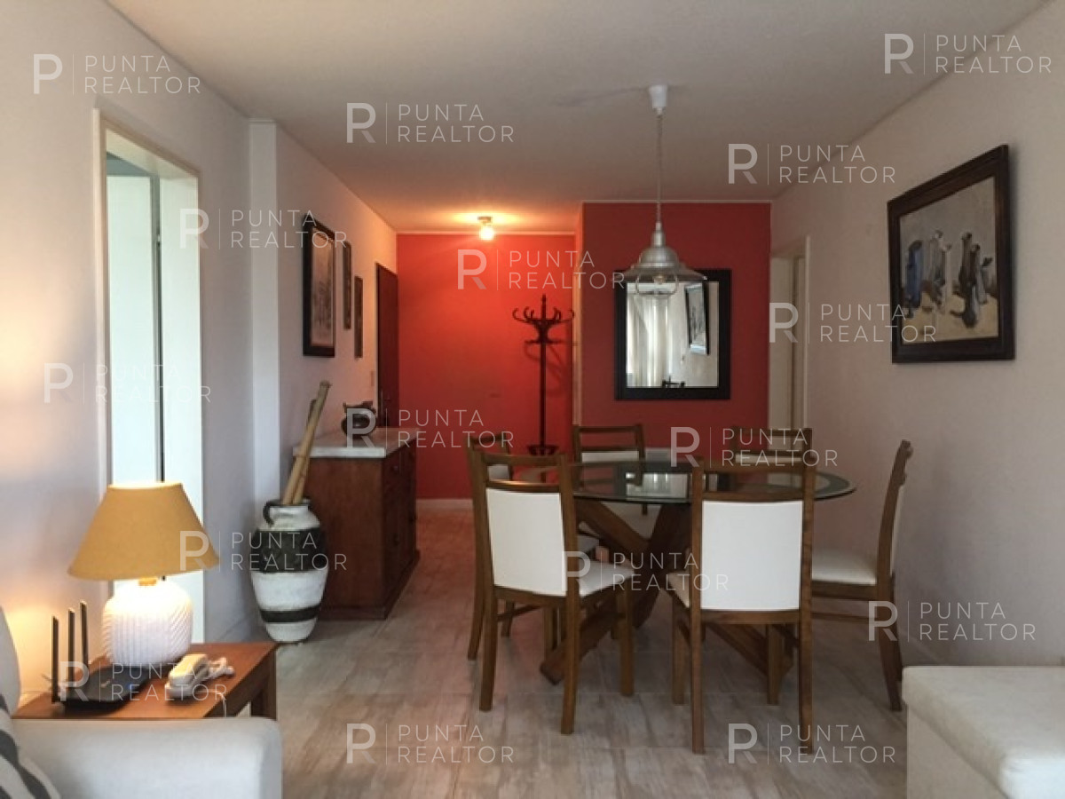 Apartamento ID.57 - Apartamento de dos dormitorios en venta en el corazón de la Península, Punta del Este, Uruguay