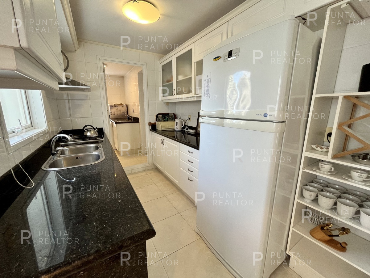 Apartamento ID.994 - Departamento venta 4 dormitorios Punta del Este, Playa Mansa, Uruguay
