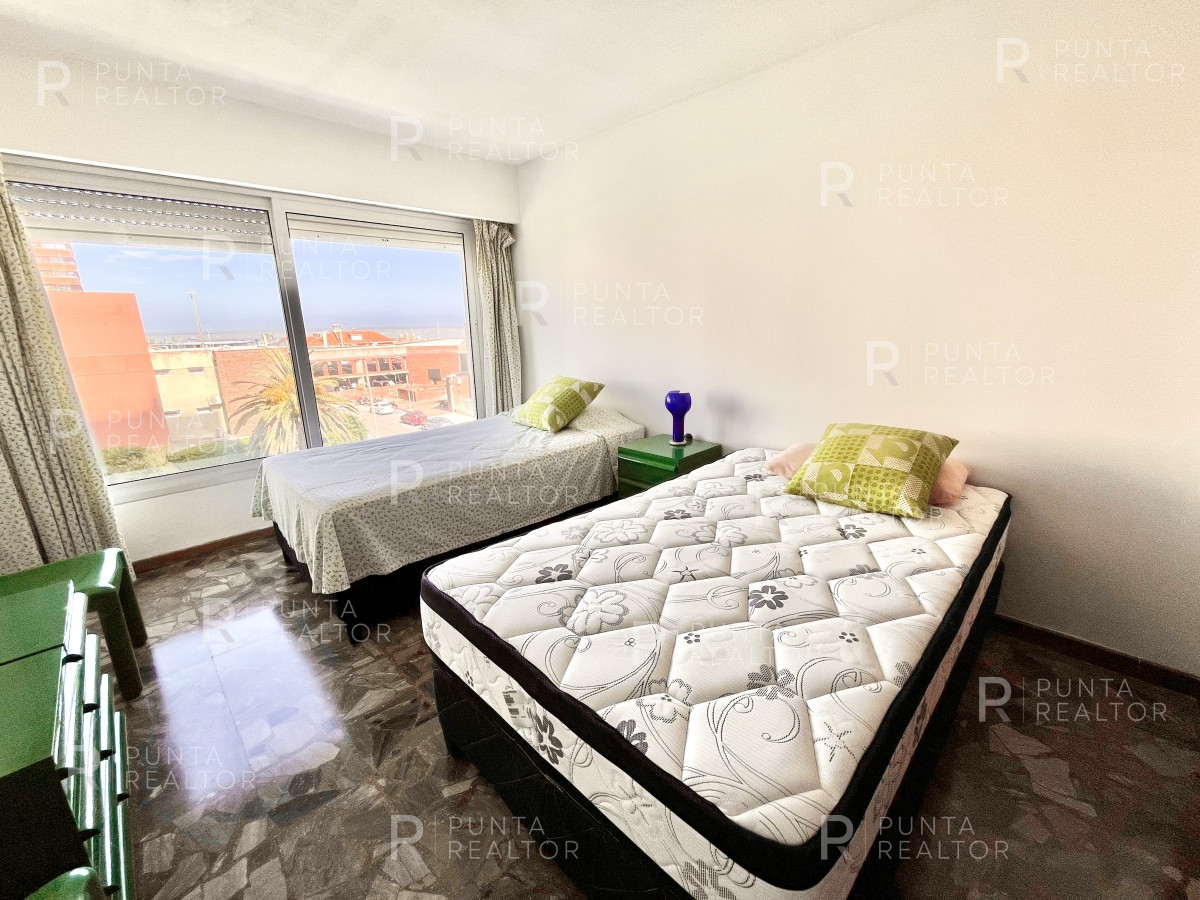Apartamento ID.1891 - Departamento de 3 dormitorios en venta, Playa Mansa, Punta del Este, Uruguay