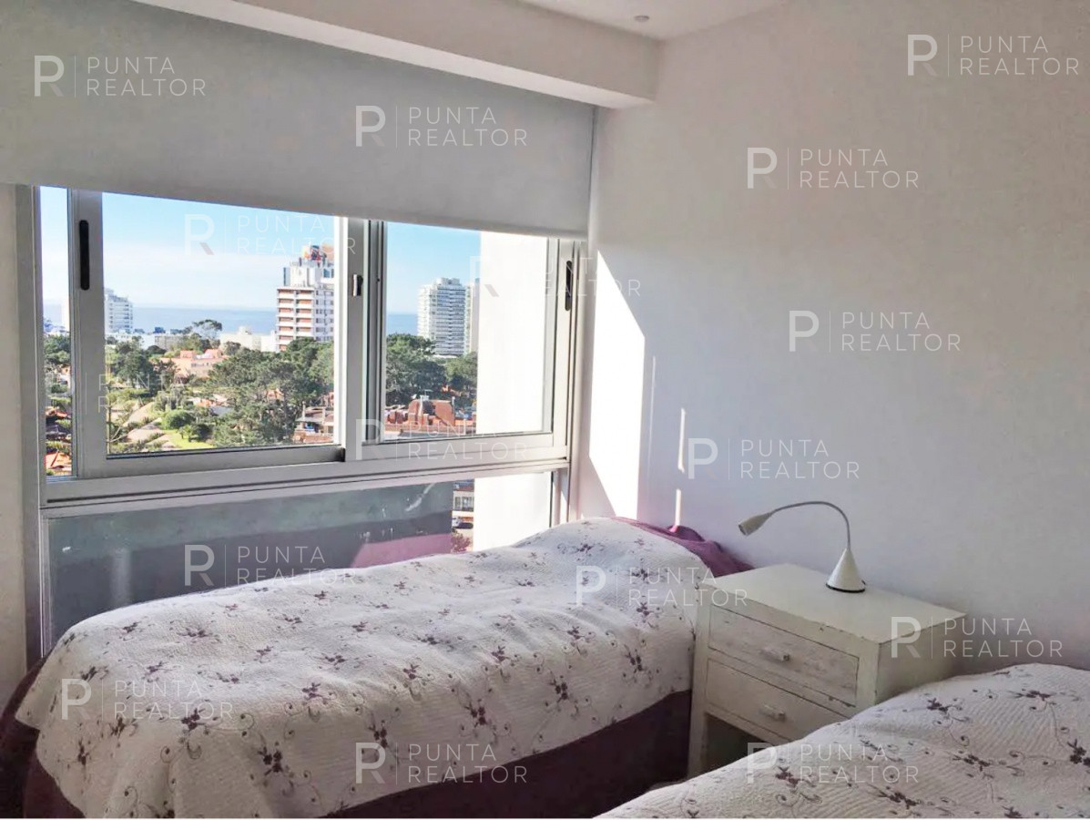 Apartamento ID.606 - Penthouse en venta en Playa Mansa, Punta del Este, Uruguay