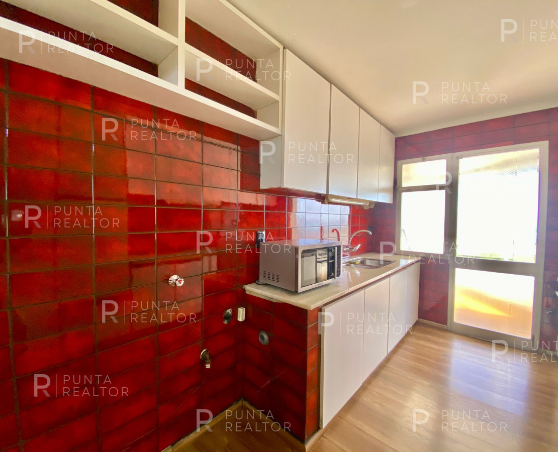 Apartamento ID.2082 - Departamento venta 3 dormitorios y dependencia, Punta del Este, Uruguay