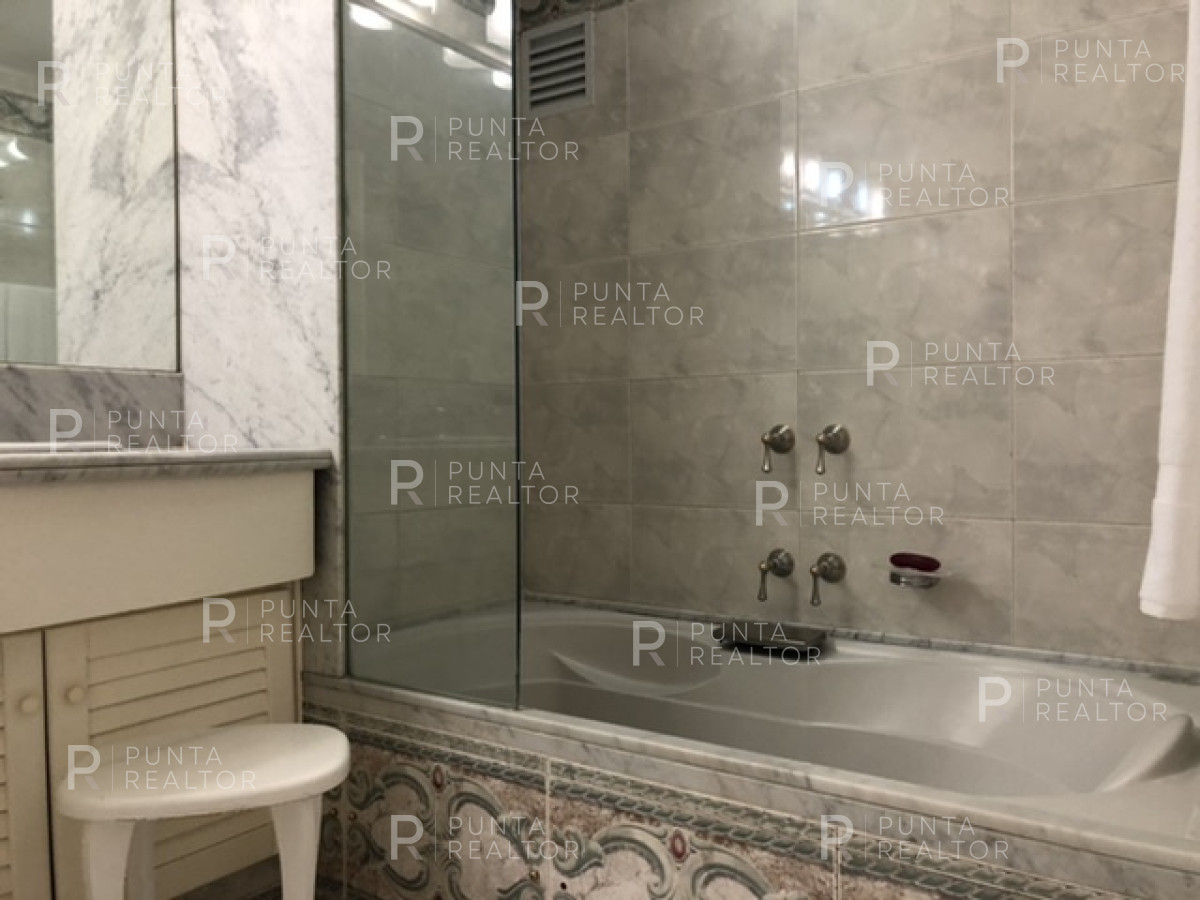 Apartamento ID.373 - Departamento en venta en Torre de Categoría, Punta del Este, Uruguay