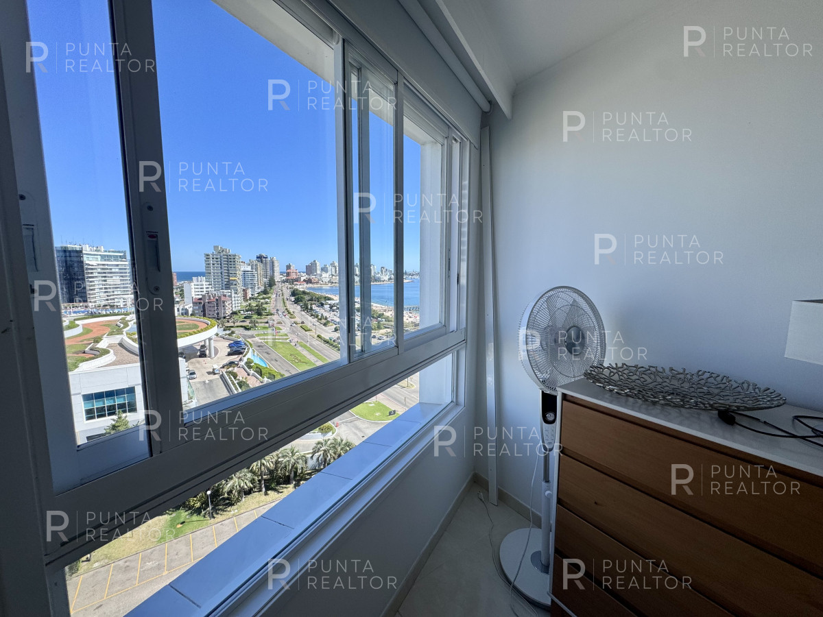 Apartamento ID.70 - Depatamento venta 4 dormitorios,  Playa Mansa, Punta del Este, Uruguay