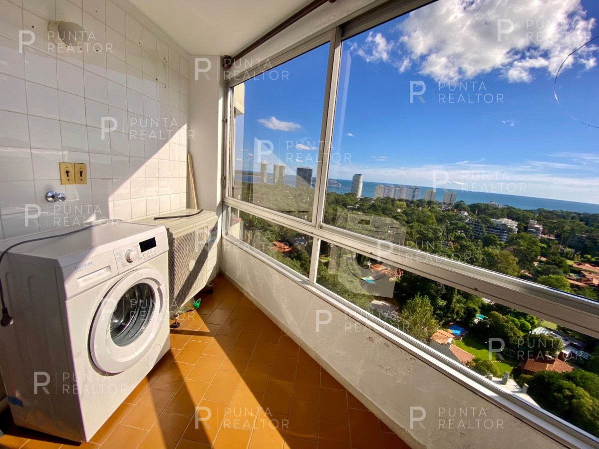 Apartamento ID.2082 - Departamento venta 3 dormitorios y dependencia, Punta del Este, Uruguay