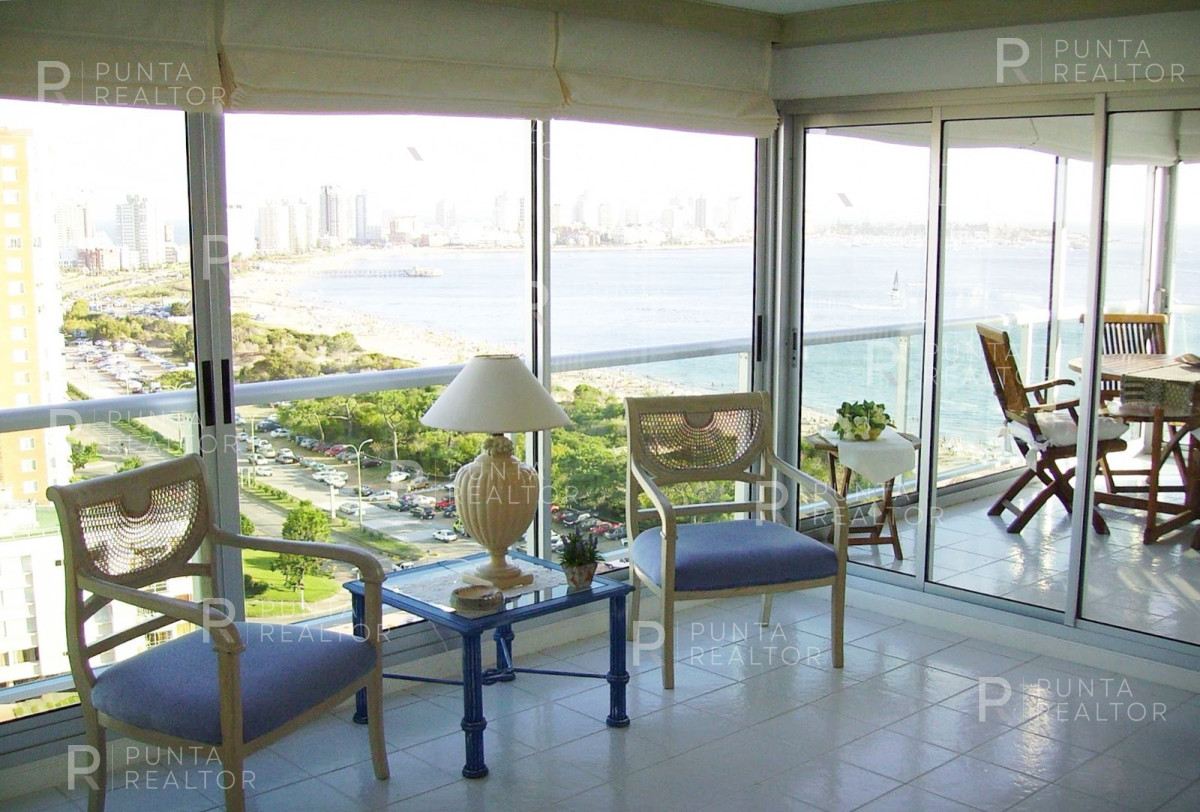 Apartamento ID.2311 - Departamento venta 2 dormitorios, Playa Mansa, Punta del Este, Uruguay