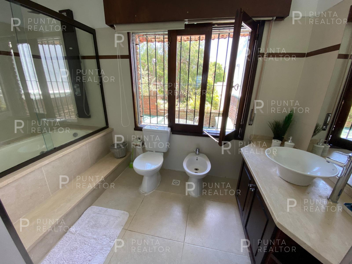 Apartamento ID.245 - Departamento alquiler 2 dormitorios, Puerto del Buceo, Pocitos, Rambla, Montevideo, Uruguay