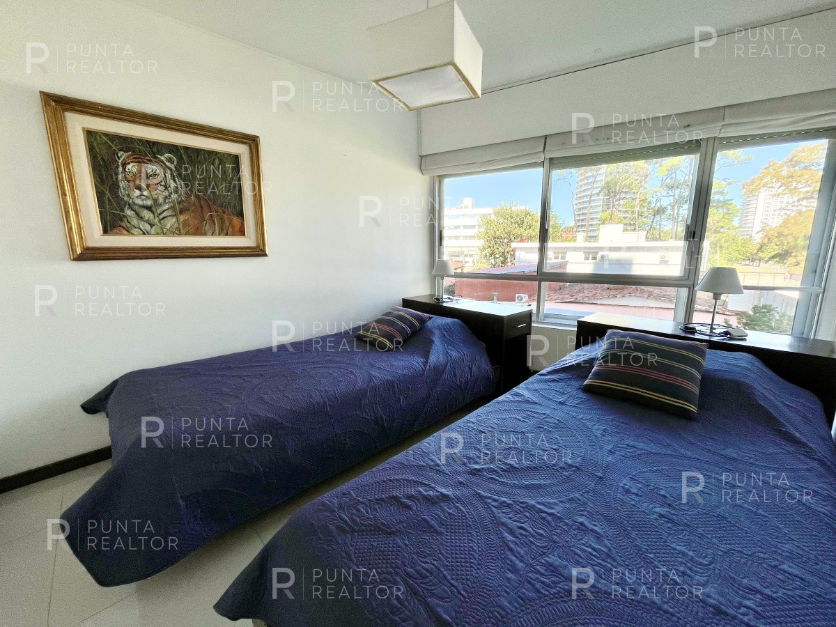 Apartamento ID.2048 - Departamento venta 4 dormitorios, Punta del Este, Uruguay