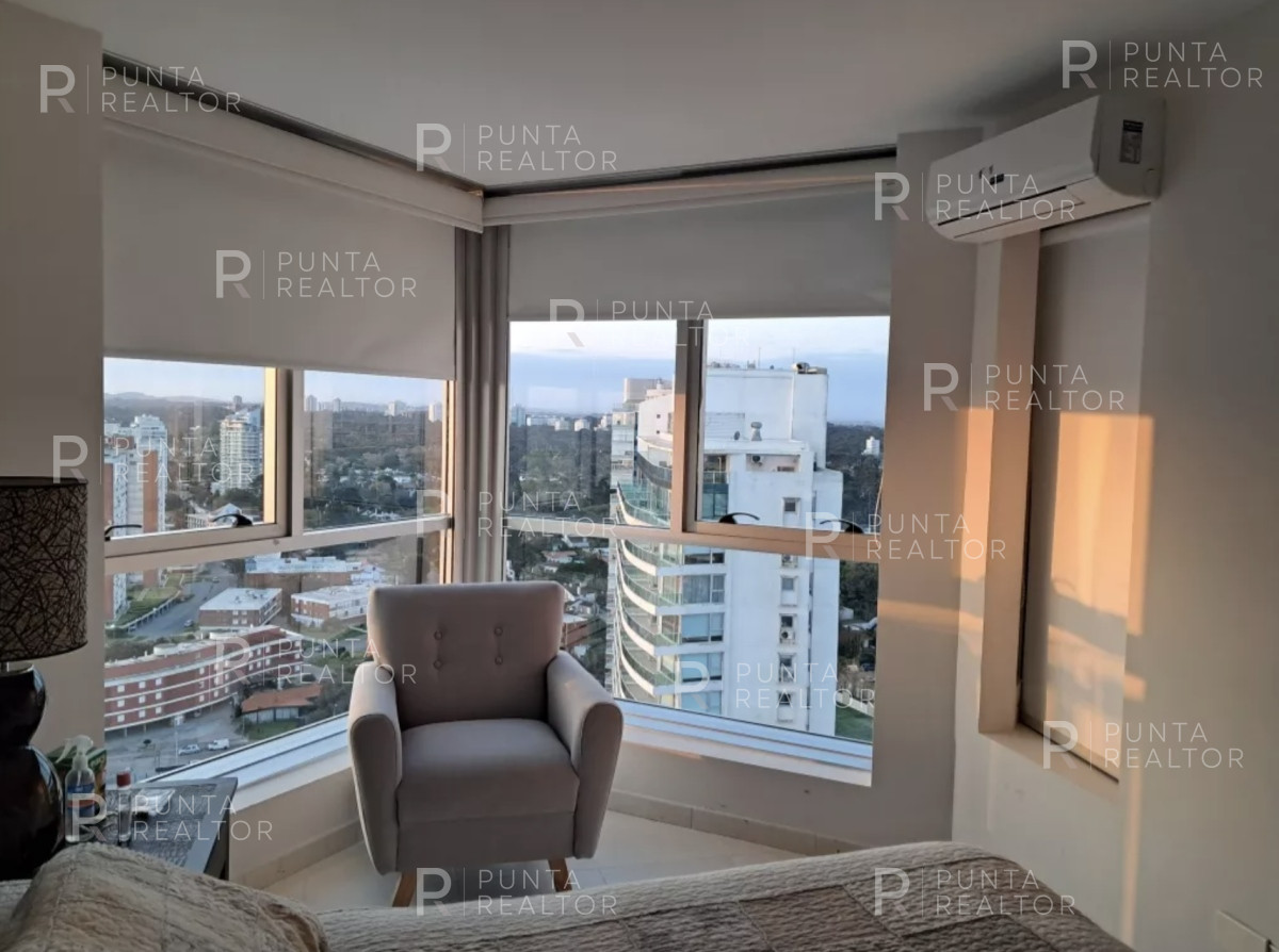 Apartamento ID.2224 - Departamento alquiler 4 dormitorios, Playa Mansa, Punta del Este, Uruguay