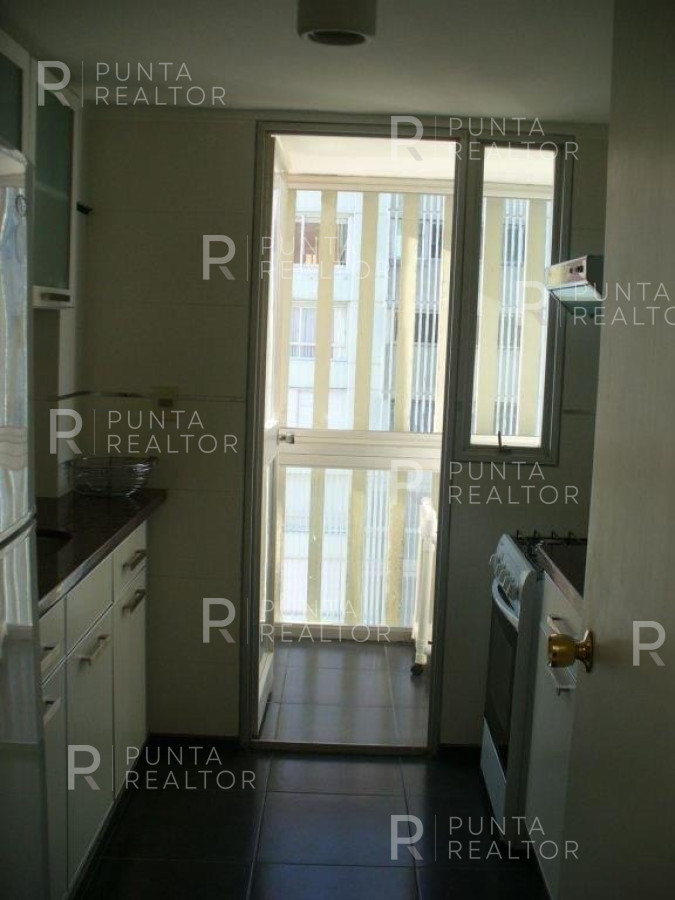 Apartamento ID.2679 - Departamento Alquiler 2 dormitorios, Playa Mansa, Punta del Este Uruguay