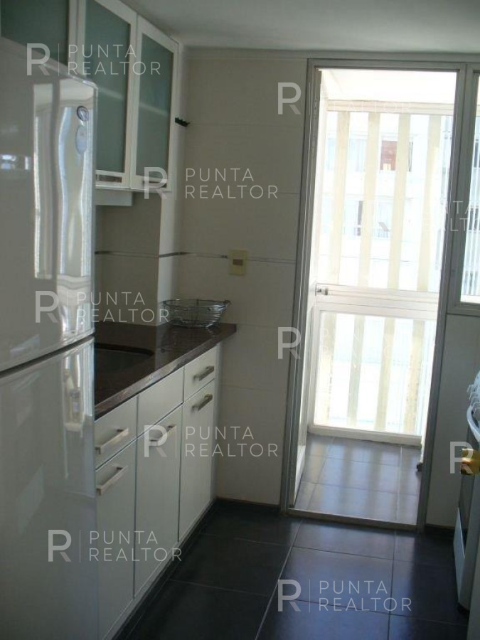 Apartamento ID.2679 - Departamento Alquiler 2 dormitorios, Playa Mansa, Punta del Este Uruguay