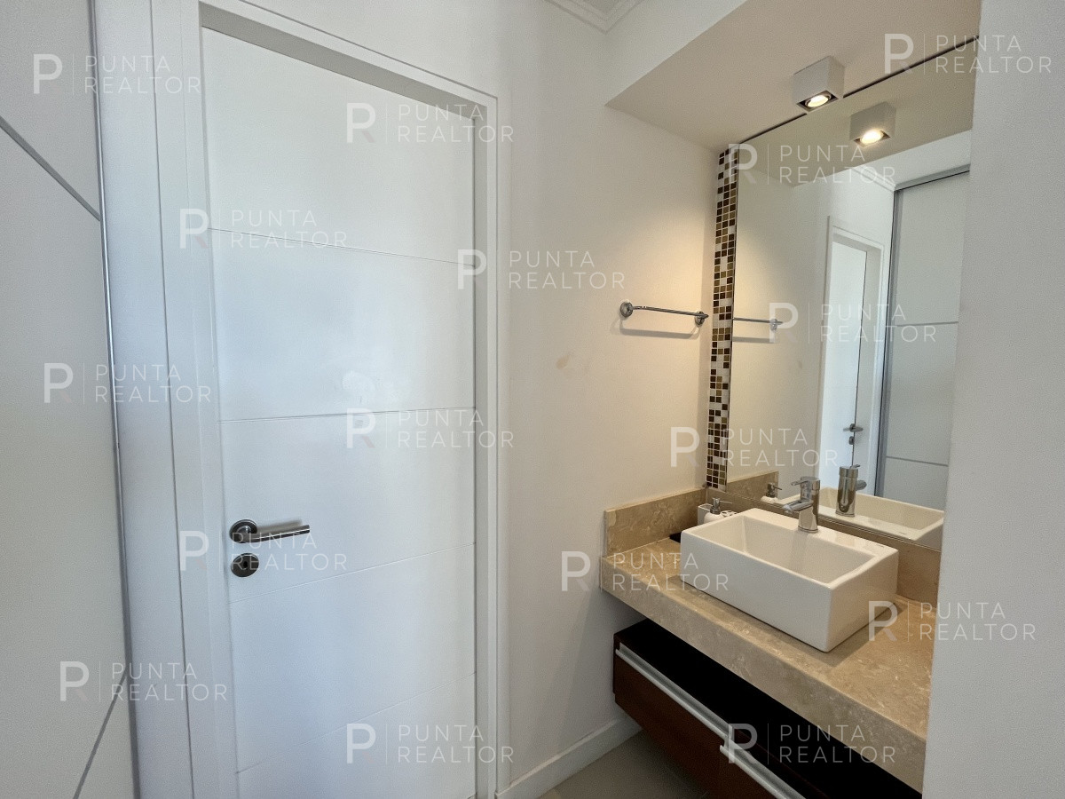 Apartamento ID.1621 - Apartamento venta tres dormitorios, Playa Brava, Punta del Este,, Uruguay