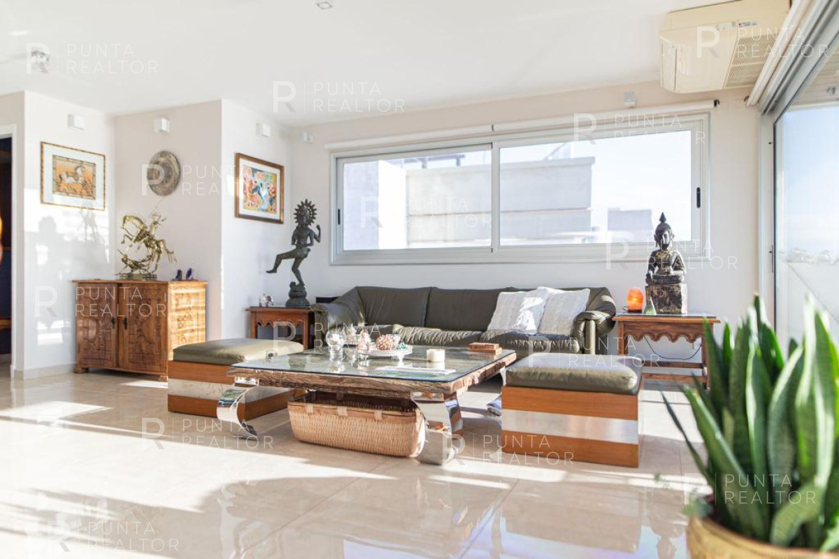 Apartamento ID.1694 - Oportunidad! Amplia planta en el Puerto de Punta del Este reciclada, Uruguay