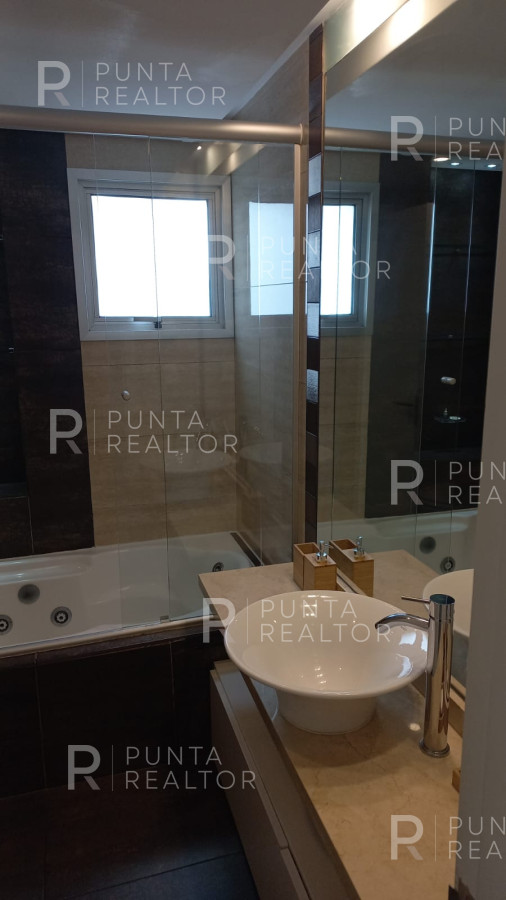 Apartamento ID.2391 - Departamento Alquiler 3 Dormitorios, Miami Boulevard, Playa Mansa, Punta del Este, Uruguay