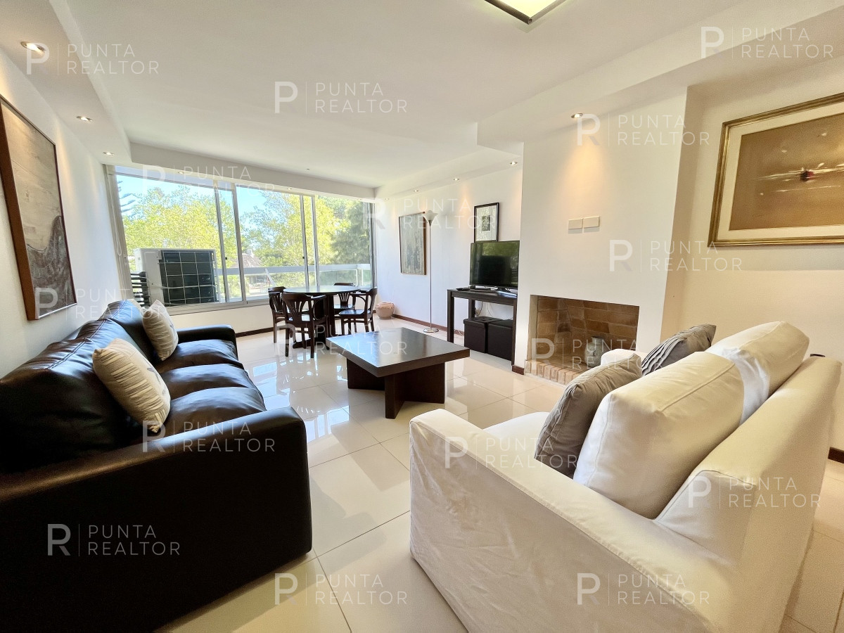 Apartamento ID.2048 - Departamento venta 4 dormitorios, Punta del Este, Uruguay