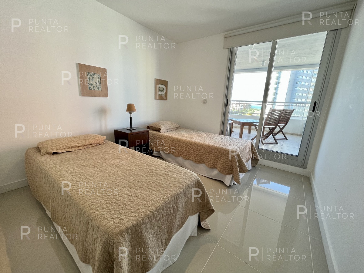 Apartamento ID.1621 - Apartamento venta tres dormitorios, Playa Brava, Punta del Este,, Uruguay
