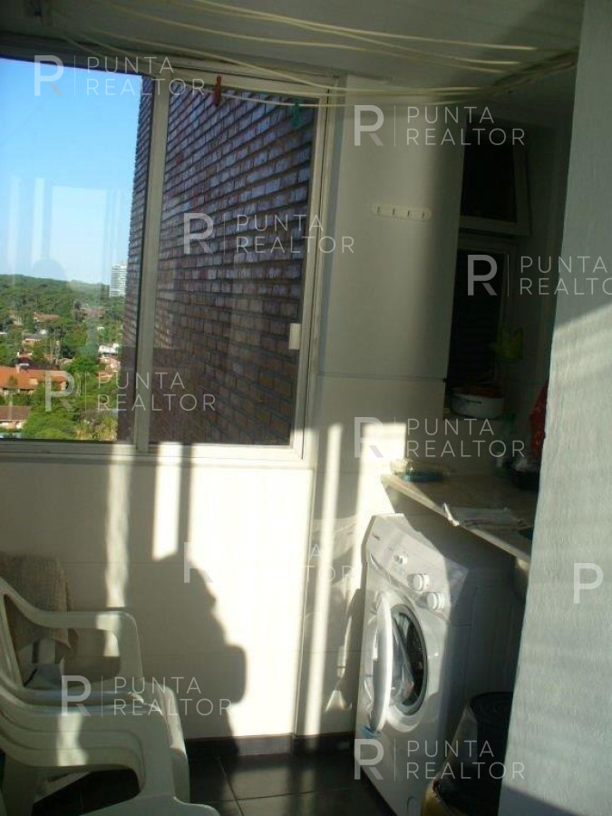 Apartamento ID.2679 - Departamento Alquiler 2 dormitorios, Playa Mansa, Punta del Este Uruguay
