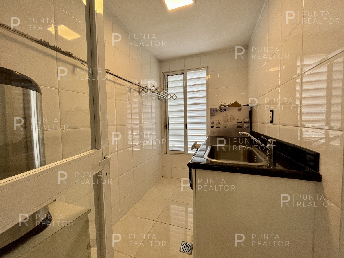 Apartamento ID.994 - Departamento venta 4 dormitorios Punta del Este, Playa Mansa, Uruguay