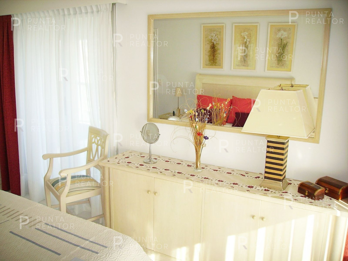 Apartamento ID.2311 - Departamento venta 2 dormitorios, Playa Mansa, Punta del Este, Uruguay