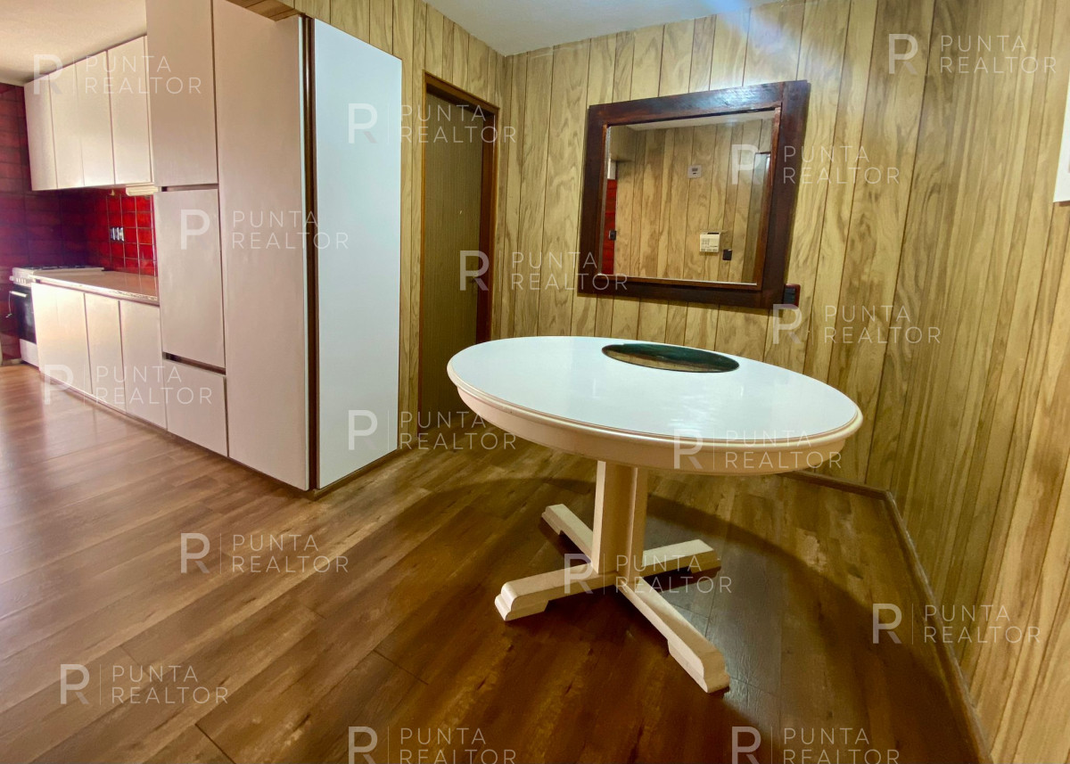 Apartamento ID.2082 - Departamento venta 3 dormitorios y dependencia, Punta del Este, Uruguay